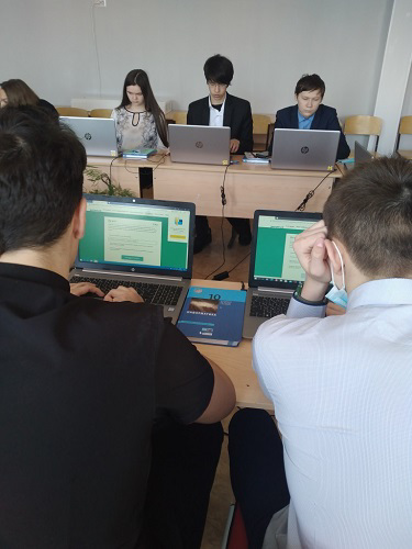 В Центре образования цифрового и гуманитарного профилей «Точка роста» гимназисты приняли участие во всероссийской акции «Цифровой диктант-2021».