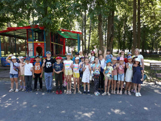 Поездка в  в детский парк имени А.Николаева