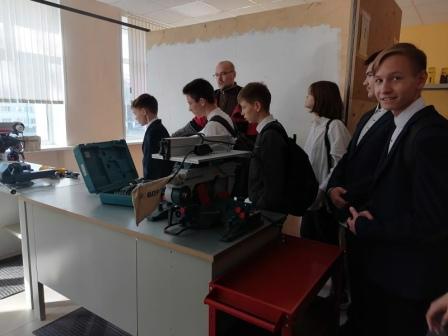 8В класс в рамках Недели профессий посетил Новочебоксарский химико-механический техникум