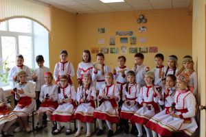Учащиеся и учителя МБОУ "Вурнарская СОШ 2" присоединяются к флешмобу #НародыРоссии2021