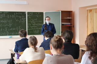 Нашу школу посетила помощник прокурора Ибресинского района Татьяна Анатольевна Никифорова.
