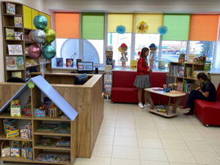Для обучающихся начальных классов распахнула свои двери модельная Детская библиотека Ибресинского района.