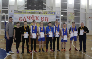 Поздравляем команду  юношей с победой в первенстве Яльчикского района по волейболу среди юношей