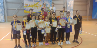 Состоялись  районные  соревнования   по легкой атлетике  среди  юношей  и  девушек 2007-2008 г.г.р., 2009-2010 г.г.р. на призы  Деда  Мороза.