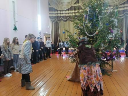 С 21 по 25 декабря 2021 в Янтиковской школе проводятся праздники по классам, отмечая приход нового 2022 года