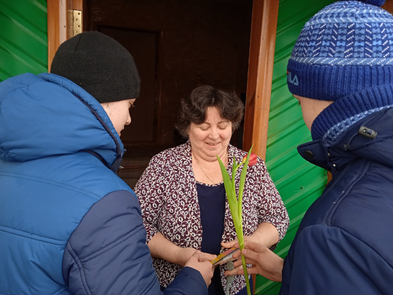 Поздравление ветеранов педагогического труда с праздником 8 марта