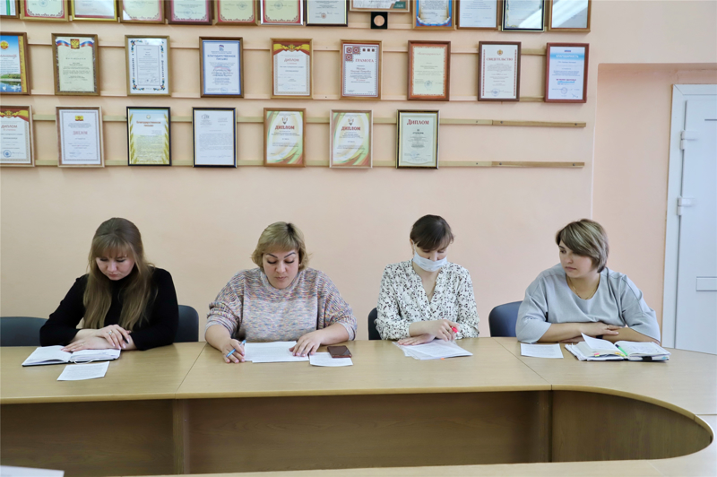 Заседание районной комиссии по делам несовершеннолетних и защите их прав