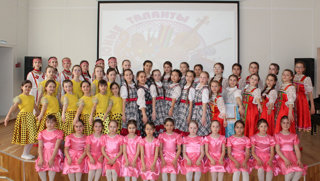 Обучающиеся хореографического искусства Яльчикской ДШИ открыли школьный конкурс "Юные таланты"