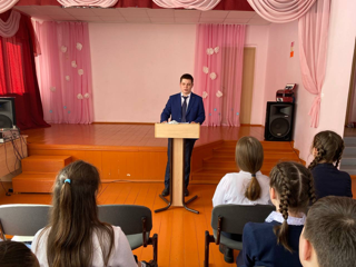 Встреча учащихся 7-11 классов с помощником прокурора района Емельяновым П.И.