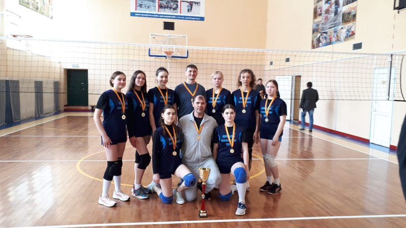 Школьный спортивный клуб "Олимпиец" Моргаушской СОШ - победитель первенства района по волейболу среди школьных спортивных клубов.