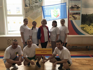 2 апреля 2022 года молодые педагоги Шемуршинского, Яльчикского, Комсомольского и Батыревского районов приняли участие в соревнованиях по волейболу среди Советов молодых педагогов.