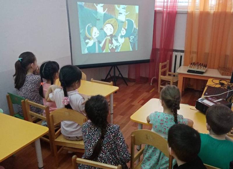 "Почемучки" продолжают серию игровых занятий муниципального психолого - педагогического проекта "Я расту здоровым и счастливым!"