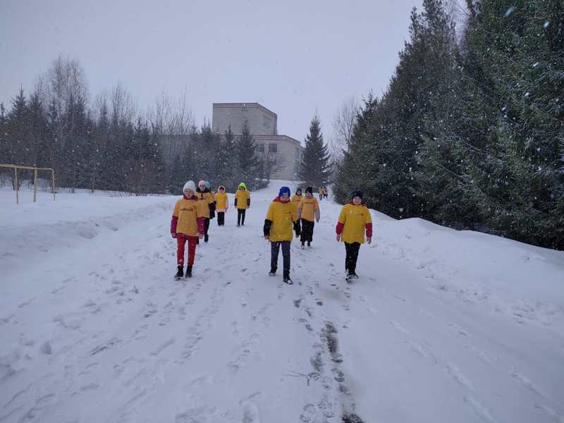 Волонтеры школы приняли участие в акции "10000 шагов к жизни"