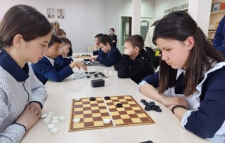 Команда шашистов Кильдюшевской школы заняла 2 место
