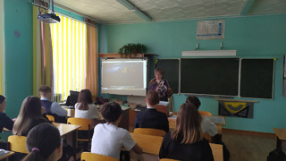 Сегодня в 7-11 классах прошли "информационные пятиминутки" "Любовь к России и к Родине"
