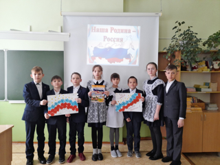 В начальных классах МБОУ «Яльчикская СОШ»  прошли информационные пятиминутки  на тему «Любовь к России и к Родине»