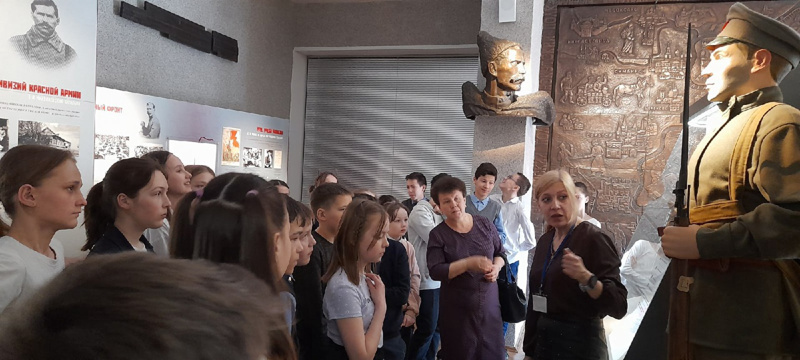 Обучающиеся нашей школы в музее  В.И. Чапаева в г. Чебоксары