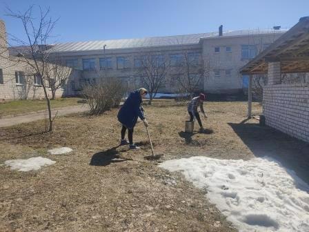 Субботник в школе: «Где чисто, там и душа радуется!»