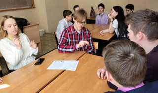 В рамках недели чувашского языка состоялся брейн-ринг «Кладовая чувашского языка» для учеников 9-х классов