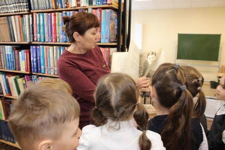 В рамках предметной недели чувашского языка и литературы, вниманию всех юных читателей в школьной библиотеке