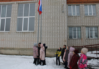 Церемония поднятия государственного флага России