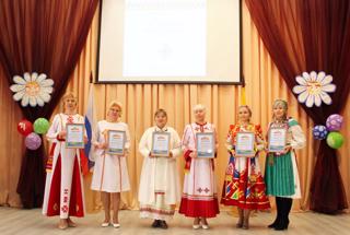 Сегодня на базе школы № 40 г. Чебоксары состоялся городской конкурс «Лучший учитель родного языка – 2022». Участниками очного тура стали шесть учителей чувашского языка и литературы столичных школ.