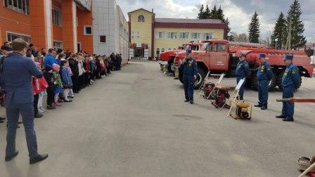 Школьники приняли участие в праздновании 60-летия противопожарной службы Янтиковского района