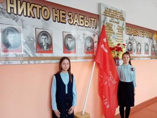 С 25 апреля по 9 мая 2022 года в нашей школе проводится Всероссийская акция "Часовой у Знамени Победы".