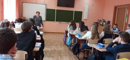 Сегодня в 8б классе было проведено занятие на тему "Канаш и канашцы в годы Великой Отечественной войны".