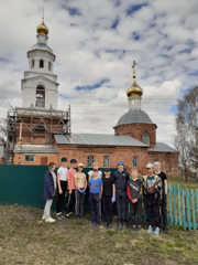 Знакомство  с памятными Стелами и памятником архитектуры XVIII в. - Оточевской церковью.