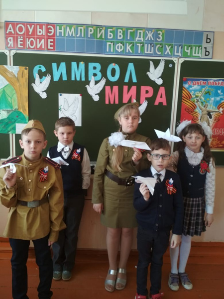Прошли уроки мужества , посвящённые  77- летию  Великой Победы.
