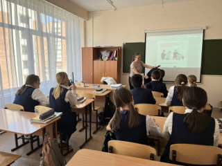 29 апреля 2022 года в нашей школе прошли Всероссийские открытые уроки ОБЖ, посвящённые празднованию Победы в Великой Отечественной войне и Дню пожарной охраны.