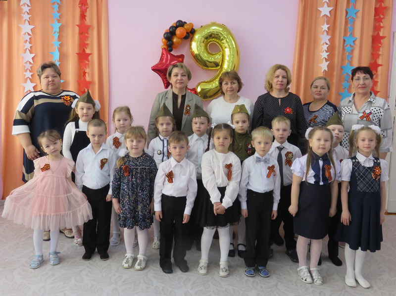 В детском саду прошел конкурс чтецов "Салют Победе!", посвященный 77-летию Победы в Великой Отечественной войне