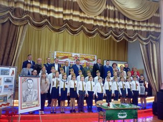 В Янтиковской школе открыли «Парту Героя»