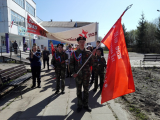 9 мая 2022 года коллектив МБОУ "Алгашинская СОШ" вышел в шествие Бессмертный полк в с. Русские Алгаши.