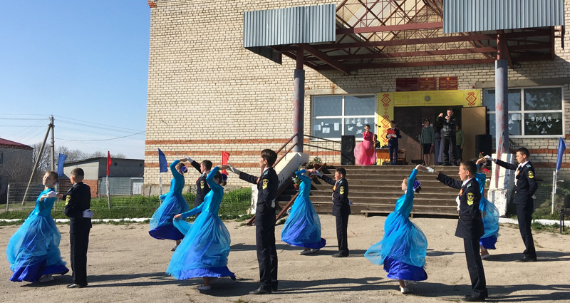 Праздничный концерт учащихся школы  «Триумф Победы» - как дань памяти всем тем, кто пал смертью храбрых на полях сражений, кто приближал Победу...