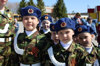 Дошколята приняли участие в торжественном митинге, посвящённом 77-ой годовщине Победы в Великой Отечественной Войне