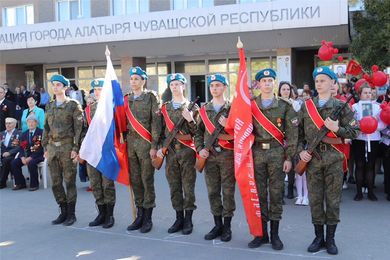 Юнармейцы гимназии приняли участие в параде, посвященном 77-й годовщине Великой Победы