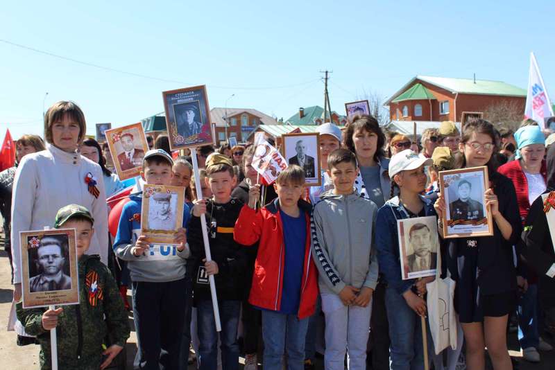 Учащиеся и учителя школы приняли участие в параде, посвященном Дню Победы