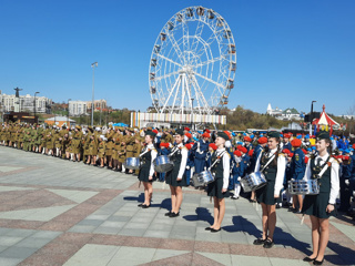 kadeti-8-klassa-nashej-shkoli-prinyali-uchastie-na-krasnoj-ploschadi-v-parade-doshkolyat-i-yunarmejcev-5.jpg