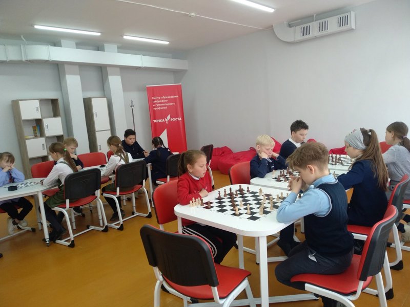 В МБОУ «Сутчевская СОШ» начался шашечно-шахматный турнир «Весна-2022»