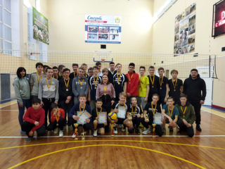 Традиционный турнир на Кубок Молодежного парламента по волейболу среди юношеских команд.