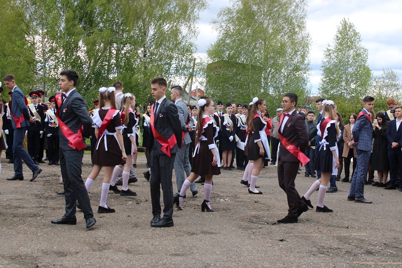 Сош 2 комсомольский мордовия. МБОУ Комсомольская СОШ 1 фото 2012 2013 2014 года. Фото 2013 года Комсомольская СОШ 1.