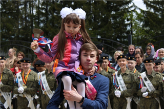 В добрый путь, выпускники!