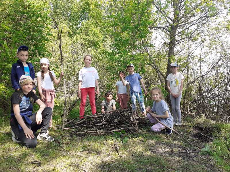 Подслушано комсомольское. Идем на экскурсию. Идем на экскурсию зеленая. Комсомольская школа Первомайского района. Комсомольский район Чувашской Республики улицы.