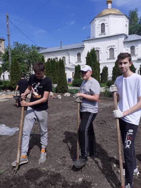 Волонтерская бригада гимназии принимает активное участие в восстановлении архитектурных памятников