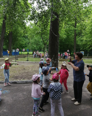В канун "Дня России" воспитанники нашего детского сада побывали на увлекательном детском празднике, который состоялся в парке культуры и отдыха "Ельниковская роща".