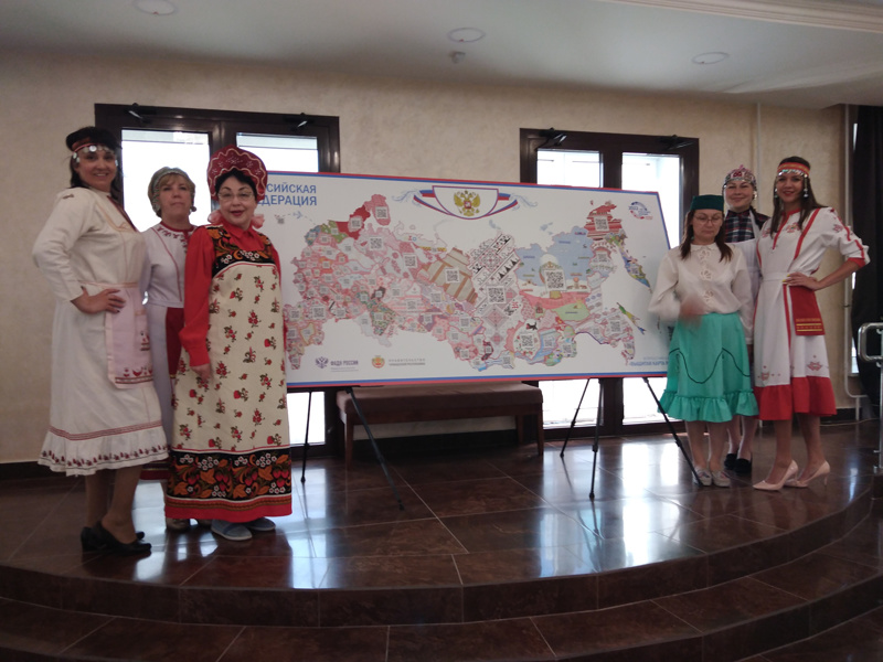 Сотрудники детского сада № 40 "Радость" приняли участие в церемония презентации "Вышитой карты России"