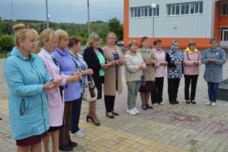 Преподаватели Янтиковской детской школы искусств стали участниками траурного митинга, посвященного Дню памяти и скорби