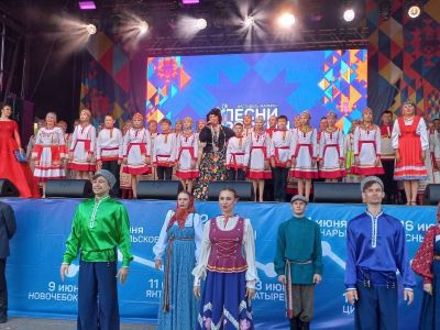 Фольклорный коллектив «Ҫӑлтӑрчӑк» Вурнарской школы №2 принял участие в фестиваль-марафоне "Песни России"